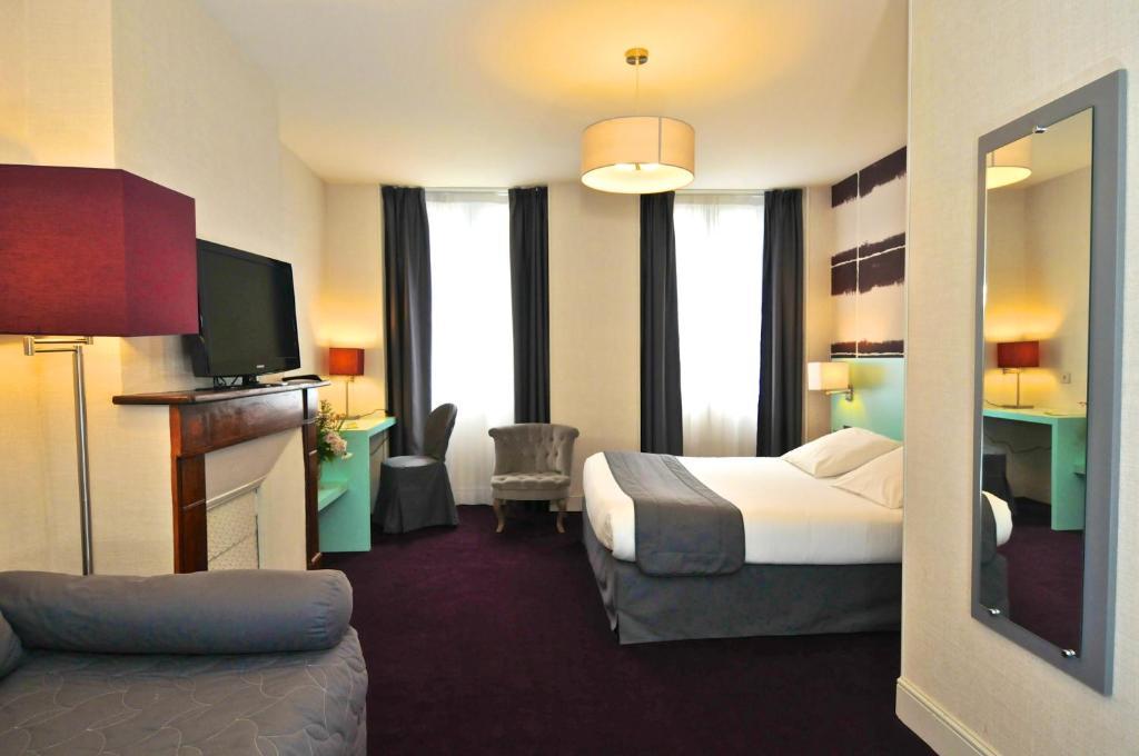 Logis Hotel Le Central 바레즈 객실 사진
