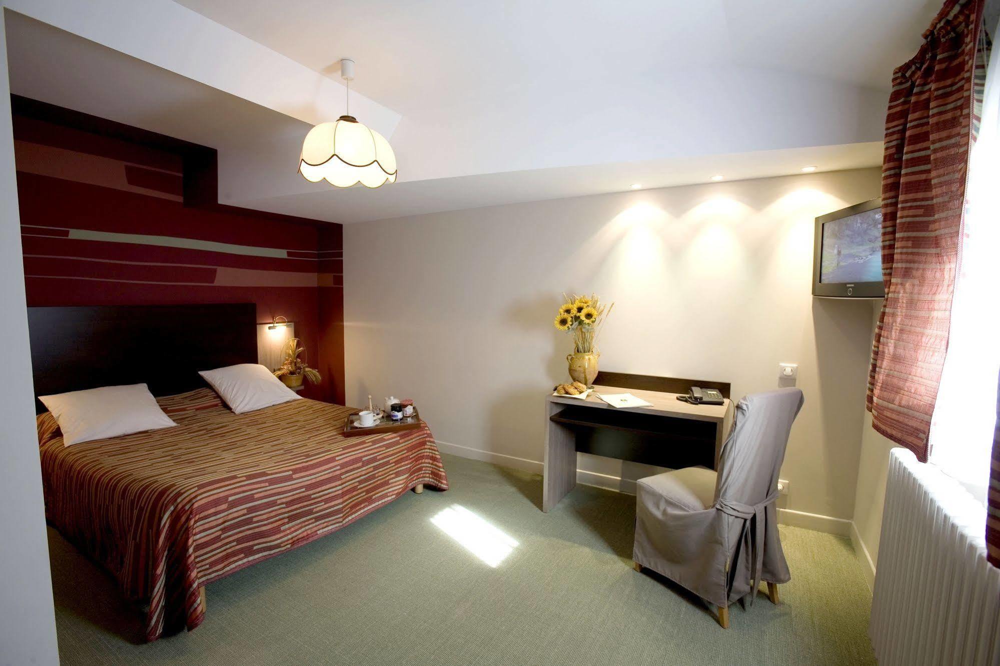 Logis Hotel Le Central 바레즈 외부 사진