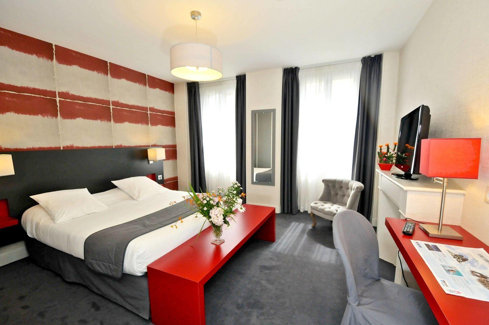 Logis Hotel Le Central 바레즈 외부 사진