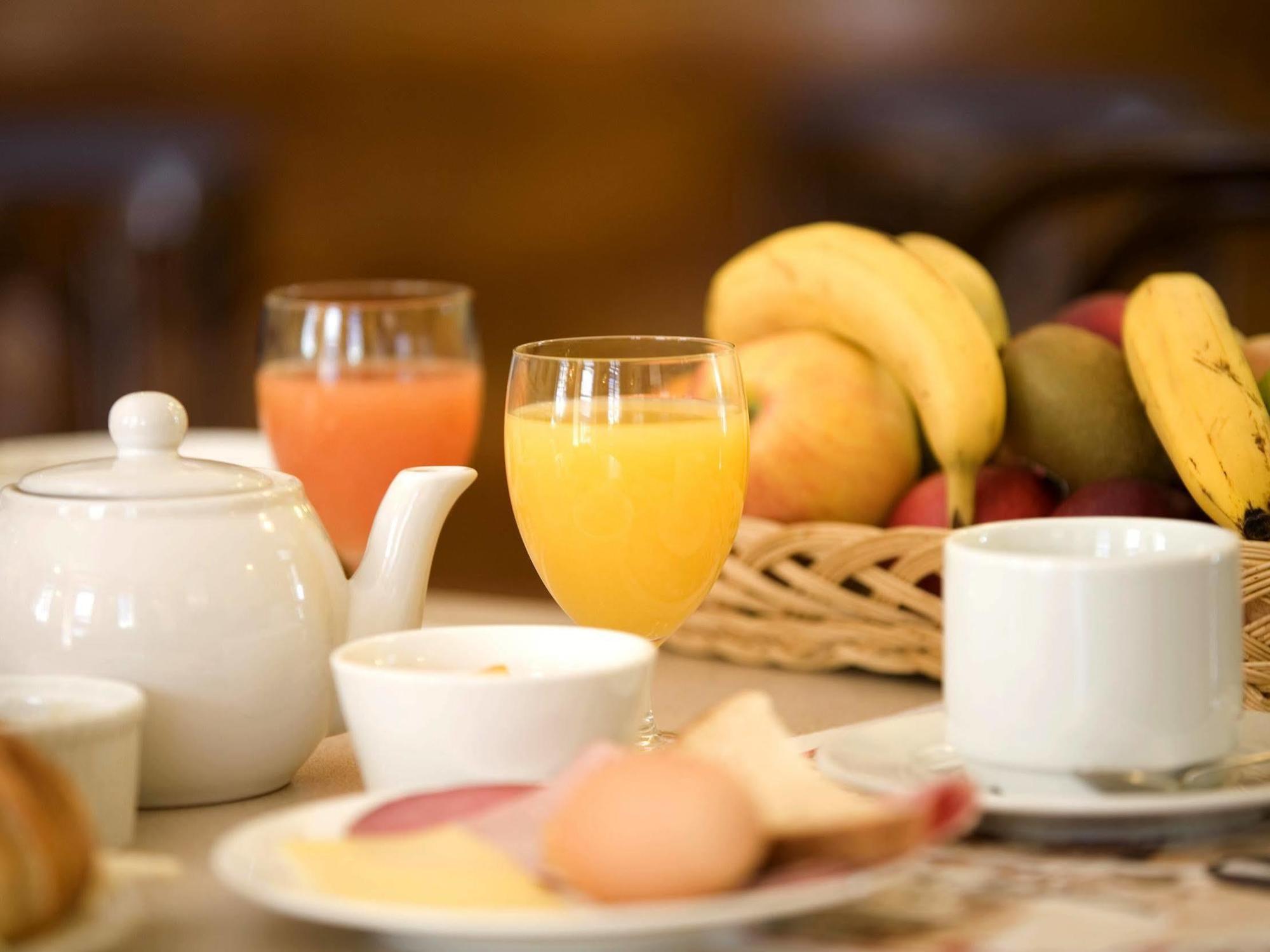 Logis Hotel Le Central 바레즈 외부 사진